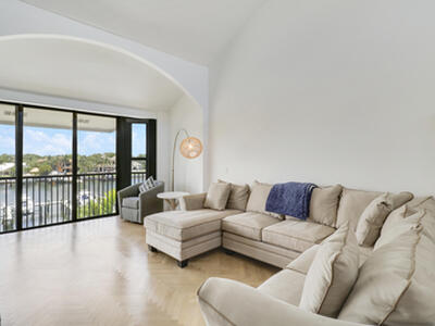 543 Bay Colony Drive N, Juno Beach, FL 33408