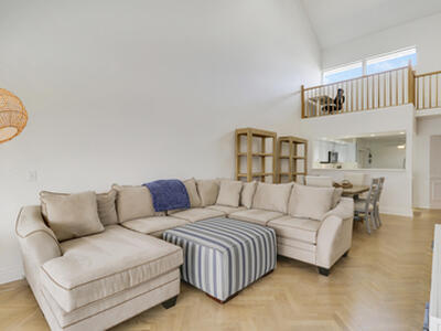 543 Bay Colony Drive N, Juno Beach, FL 33408