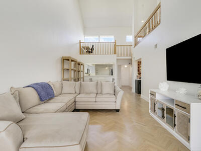 543 Bay Colony Drive N, Juno Beach, FL 33408