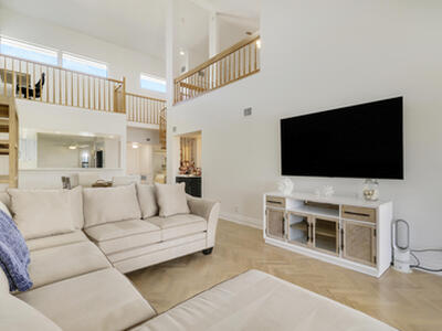 543 Bay Colony Drive N, Juno Beach, FL 33408