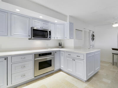 543 Bay Colony Drive N, Juno Beach, FL 33408