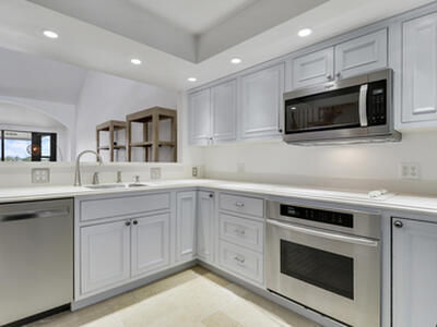 543 Bay Colony Drive N, Juno Beach, FL 33408