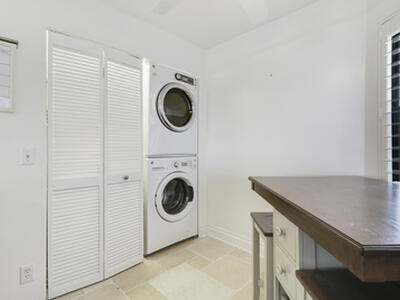 543 Bay Colony Drive N, Juno Beach, FL 33408