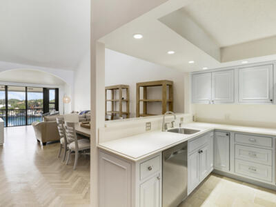 543 Bay Colony Drive N, Juno Beach, FL 33408