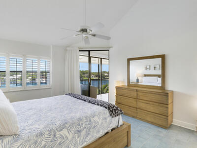 543 Bay Colony Drive N, Juno Beach, FL 33408