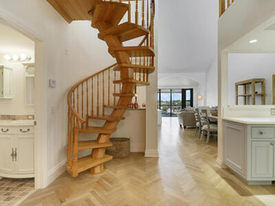 543 Bay Colony Drive N, Juno Beach, FL 33408