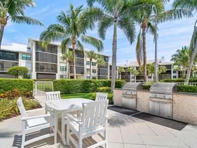 543 Bay Colony Drive N, Juno Beach, FL 33408