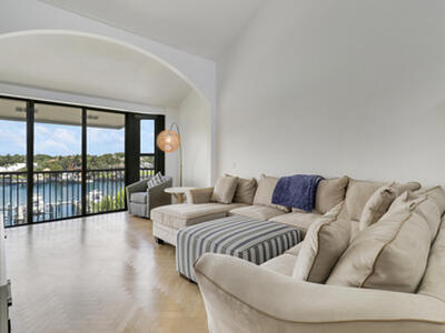 543 Bay Colony Drive N, Juno Beach, FL 33408