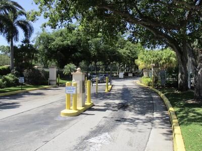 15105 Glenmoor Dr Drive, West Palm Beach, FL 33409