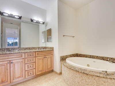 4505 Artesa Way S, Palm Beach Gardens, FL 33418