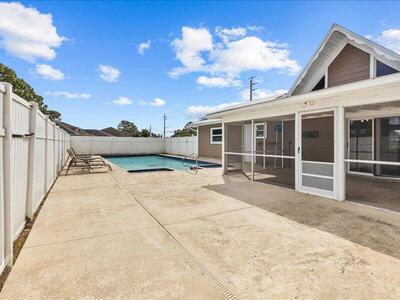 1297 SE Floresta Drive, Port Saint Lucie, FL 34983