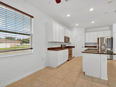 2802 SW Ann Arbor Road, Port Saint Lucie, FL 34953