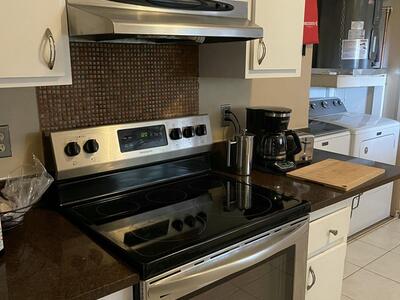 825 Egret Circle, Delray Beach, FL 33444