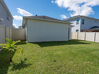 10885 SW Robbia Way, Port Saint Lucie, FL 34987