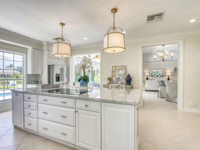 10182 SE Acorn Way, Jupiter, FL 33469