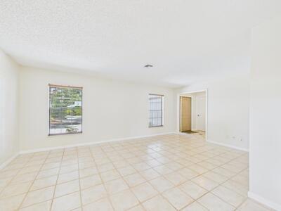 2265 44th Avenue, Vero Beach, FL 32966