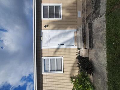 1021 Selkirk Street N