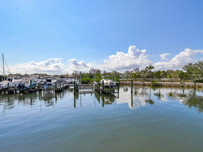 318 Oak Harbour Drive