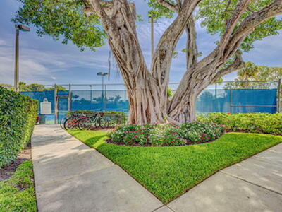 318 Oak Harbour Drive, Juno Beach, FL 33408