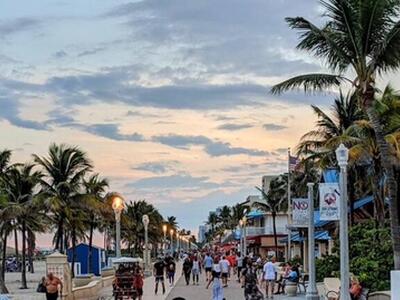 905 Natures Cove Road, Dania Beach, FL 33004