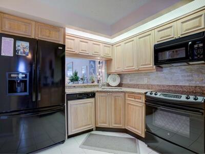 143 Bay Colony Drive N, Juno Beach, FL 33408