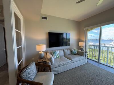 33 Harbour Isle Drive W, Fort Pierce, FL 34949