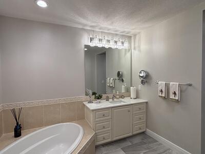 33 Harbour Isle Drive W, Fort Pierce, FL 34949