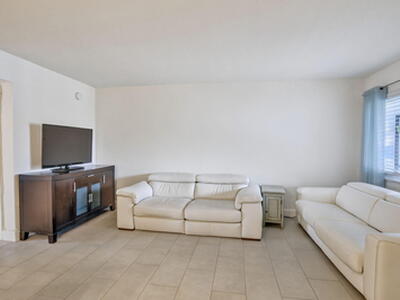 581 Blue Heron Drive, Hallandale Beach, FL 33009