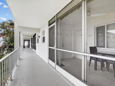 581 Blue Heron Drive, Hallandale Beach, FL 33009