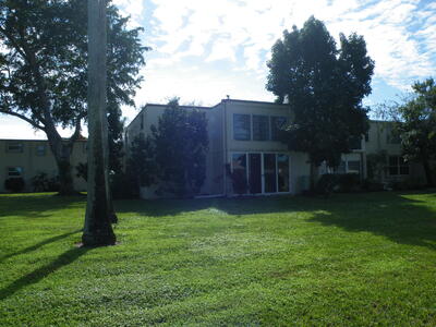 15 Willowbrook Lane, Delray Beach, FL 33446