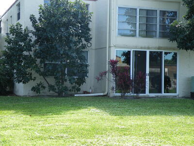 15 Willowbrook Lane, Delray Beach, FL 33446