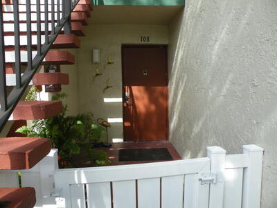 15 Willowbrook Lane, Delray Beach, FL 33446