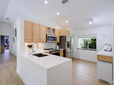 32 Admirals Court, Palm Beach Gardens, FL 33418