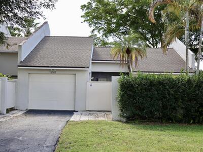 12726 Spinnaker Lane, Wellington, FL 33414