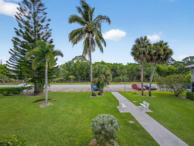 386 Sheffield P, West Palm Beach, FL 33417