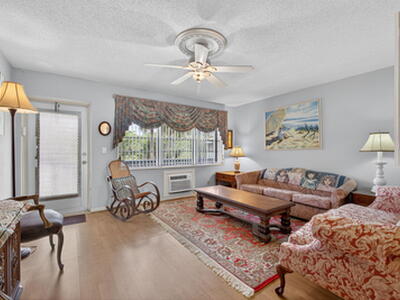 386 Sheffield P, West Palm Beach, FL 33417