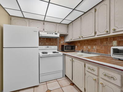 386 Sheffield P, West Palm Beach, FL 33417