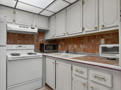 386 Sheffield P, West Palm Beach, FL 33417