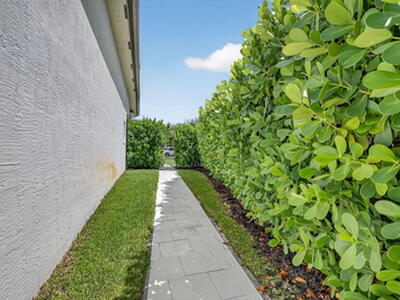 16892 Strasbourg Lane, Delray Beach, FL 33446