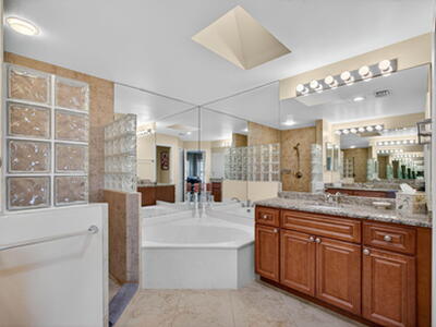 8400 Heritage Club Drive, West Palm Beach, FL 33412