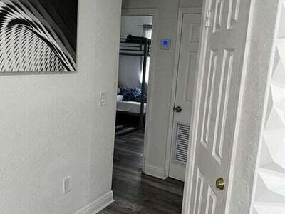 538 SW 7th Street, Hallandale Beach, FL 33009