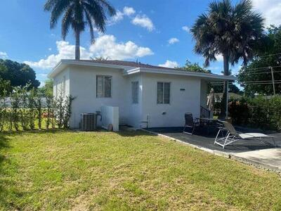 538 SW 7th Street, Hallandale Beach, FL 33009