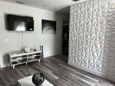 538 SW 7th Street, Hallandale Beach, FL 33009