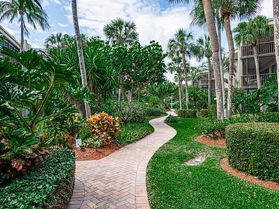 3605 S Ocean Boulevard, South Palm Beach, FL 33480