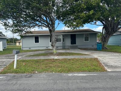 539 NW 8th Avenue, Boynton Beach, FL 33435