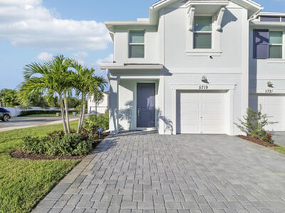 5719 SE Edgewater Circle, Stuart, FL 34997