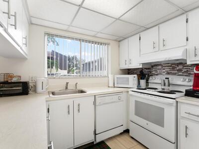 5312 Bosque Lane, West Palm Beach, FL 33415