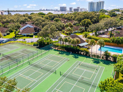 11352 Briarwood Place, North Palm Beach, FL 33408