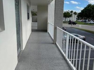 8350 Sunrise Lakes Boulevard, Sunrise, FL 33322