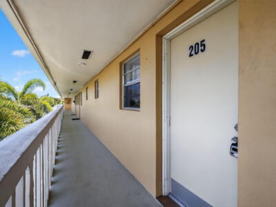 2152 NE 1st Way, Boynton Beach, FL 33435